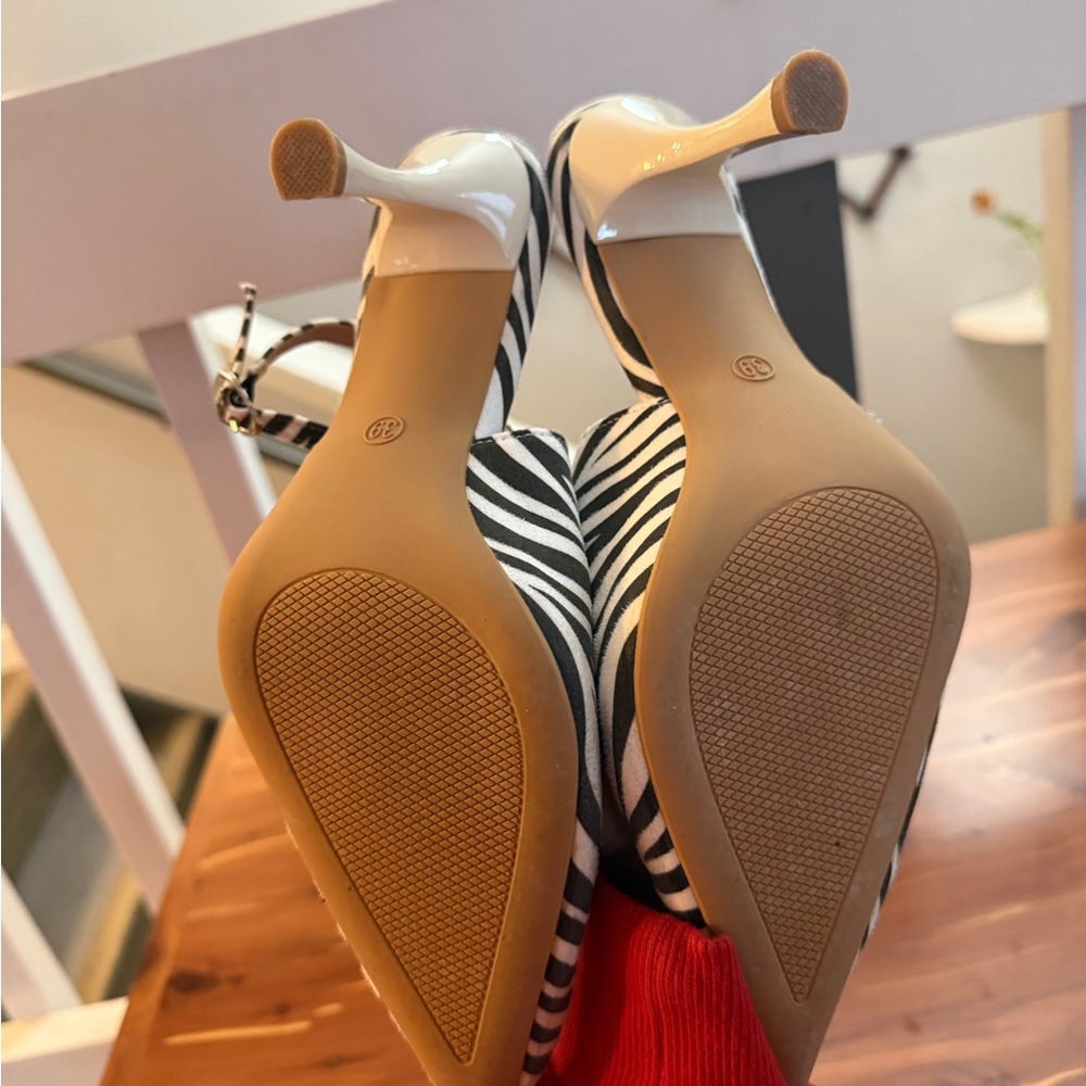 Zebra Print Pointed Toe Slingback Heels - Black & White - Picture 3 of 4